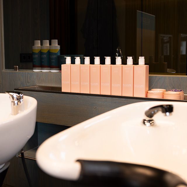 Elleure aansluiten in de salon